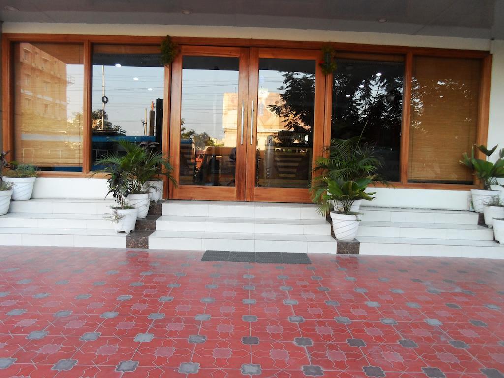 Psr Hotel Tirupati Exterior photo