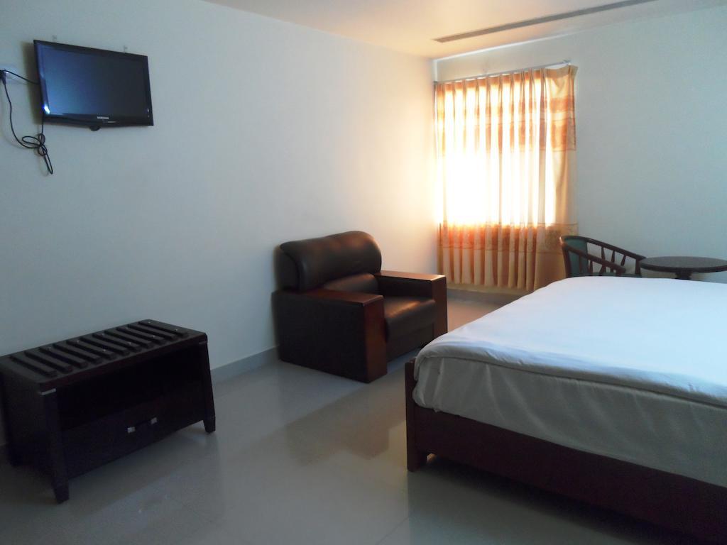 Psr Hotel Tirupati Exterior photo