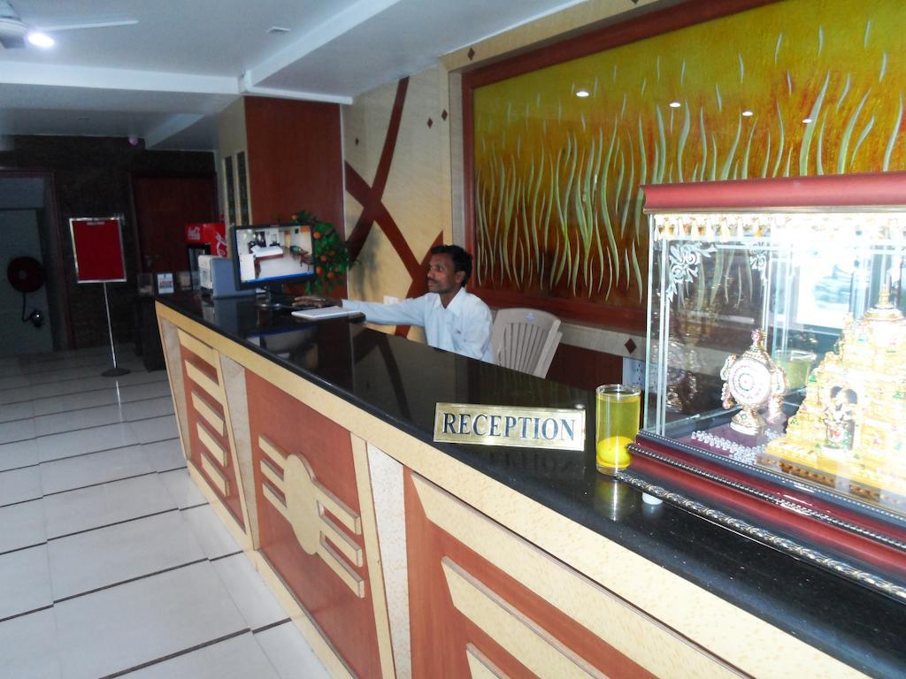 Psr Hotel Tirupati Exterior photo